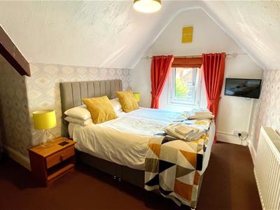 GUEST ROOM 7